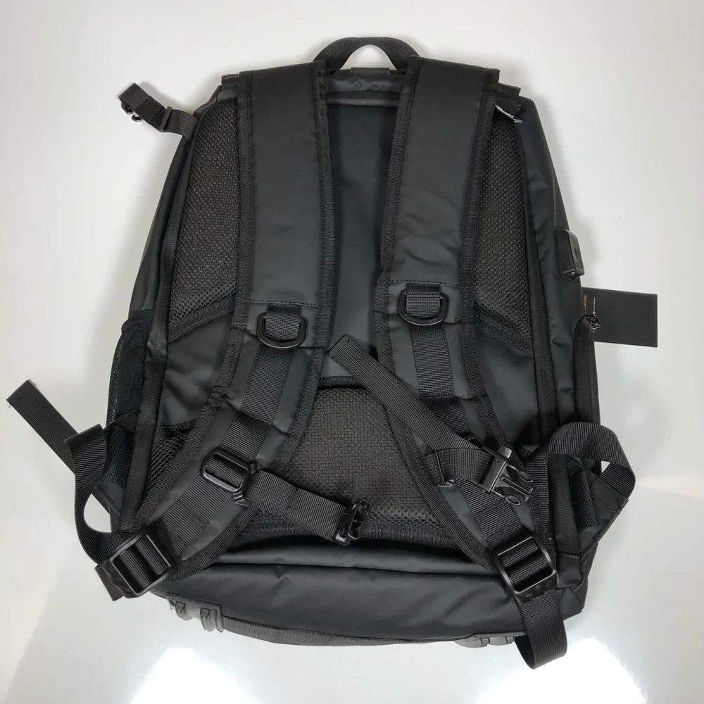 XVI SUNNY 16 The Voyager Backpack Black